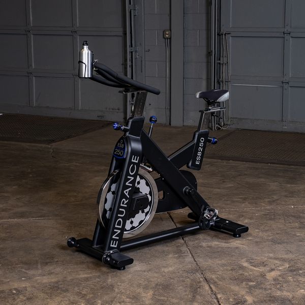 Ausdauer-Full-Spin-Bike