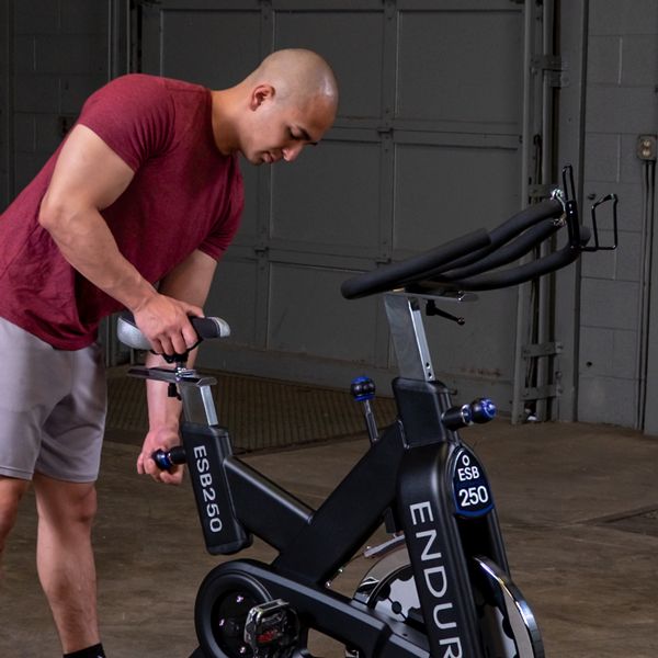 Ausdauer-Full-Spin-Bike