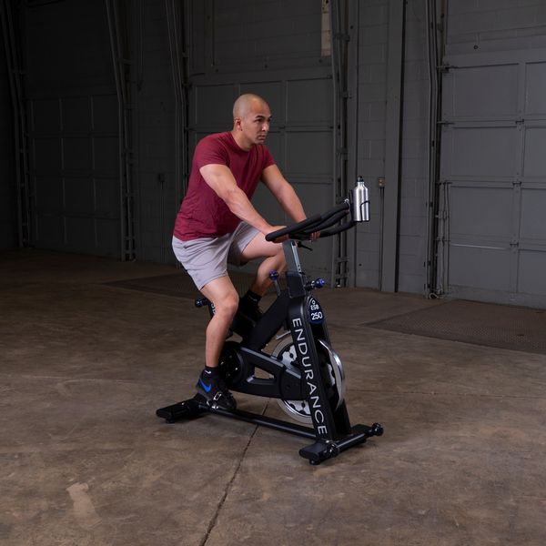 Ausdauer-Full-Spin-Bike