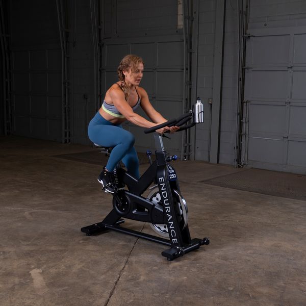 Ausdauer-Full-Spin-Bike